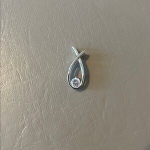 Sterling Silver Pendant with Circular Centre Stone